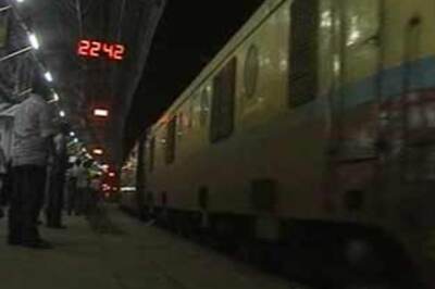 Dacoits loot  train on Jharkhand-Bengal border