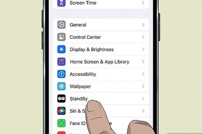 iPhone StandBy Mode: Enabling, Customizing, & Tricks