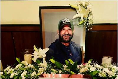 Mandira Bedi's Friend Mouni Roy Shares Pic from Raj Kaushal's Prayer Meet