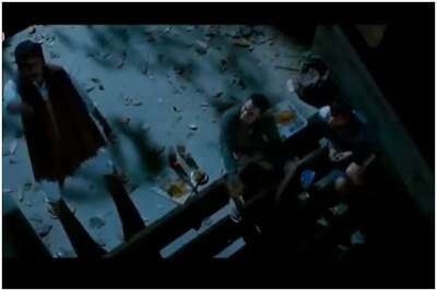 Sharman Joshi's 'Virus Ko Duniya Se Utha Le' Dialogue from 3 Idiots is a Viral Meme Thanks to Coronavirus