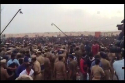 Police Crackdown on Jallikattu Protests Turns Movement Violent
