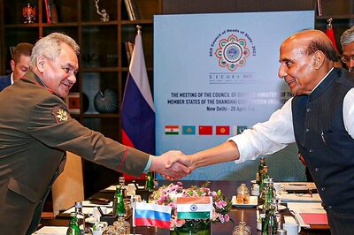 Defence Minister Rajnath Singh Meets Russian Counterpart Shoigu at SCO Sidelines