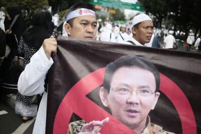 Thousands of Islamists March in Jakarta Ahead of General Elections