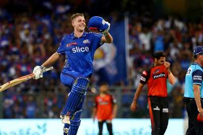 IPL 2023: Ton-up Cameron Green Keeps MI Alive in Playoffs Race With 8-wicket Win Over SRH