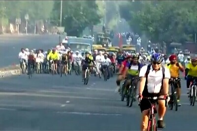 Delhi goes car-free for 2nd time, Kejriwal joins the initiative