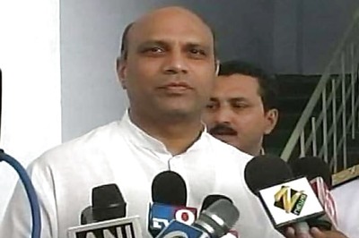 India must expand knowledge base: HRD Minister