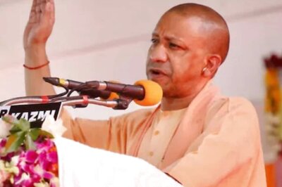 Maintain Distance from 'Ram-Drohis' Who Shield Terrorists and Embrace Rioters: Yogi Adityanath