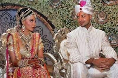 Rakhi introduces her Mr Right to media