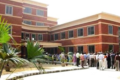 DU's third list sees marginal drop in scores