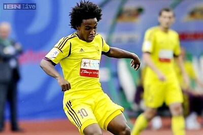 Willian to reject Tottenham and sign for Chelsea, says Jose Mourinho