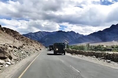 Amid Standoff with China, India Builds Roads and Bridges in Eastern Ladakh for Winters