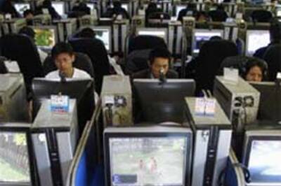 Cables break, Internet snaps in Middle East, S Asia | Watch