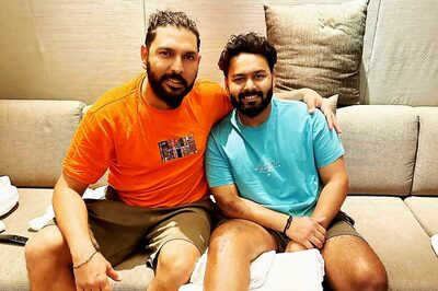 'This Champion is Going to Rise Again': Yuvraj Singh Meets Recovering Rishabh Pant
