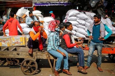 Laxity Behind Surge in Delhi? Fines for Flouting Social Distancing, Not Wearing Masks Drop from Oct Peak