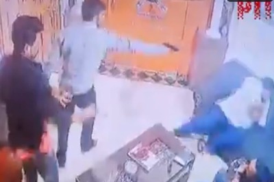 Karni Sena Chief Sukhdev Singh Gogamedi Shot Dead At His Jaipur Home | Caught On Cam