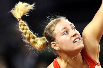 Azarenka advances, Wozniacki exits in Stuttgart