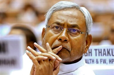 Shoe thrown at Nitish Kumar to protest liquor ban in Bihar
