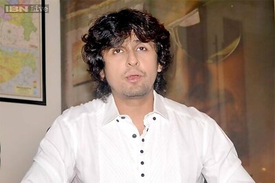 Warning 3D: Sonu Nigam is happy with the response to song 'Taakeedein'