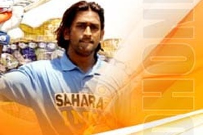 Politicians lose their sparkle, Dhoni shines this Diwali