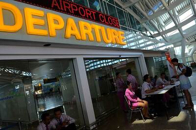 Indonesian Authorities Extend Bali Airport Closure Over Volcanic Ash