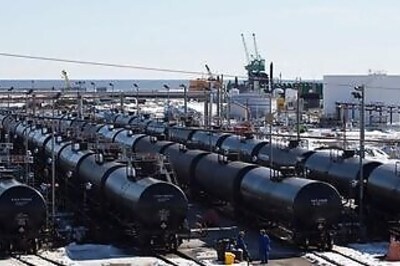 Once Canada's oil relief valve, rail shipping grinds to near halt