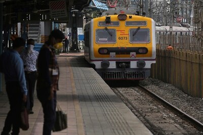 Mumbai: Decision on Allowing Journalists to Travel on Local Trains Soon, Says Maharashtra Govt