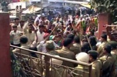 Police, mob clash in Bihar; 12 injured