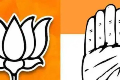 'Sop Opera' for Karnataka Voters: 2 Cr Guarantee Cards Shared by Congress vs BJP's Promises in Last Lap