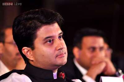 Jyotiraditya Scindia 'Not Invited' at Function in His Constituency, Congress MLA Says Pushed Off Stage for Raising Issue