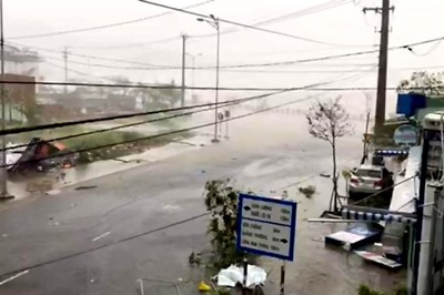 At Least 19 Dead as Typhoon Damrey Sweeps Into Vietnam