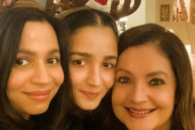 Alia Bhatt Hugs Pooja Bhatt, Holds Her Close In Christmas Celebration Photos; Check Here