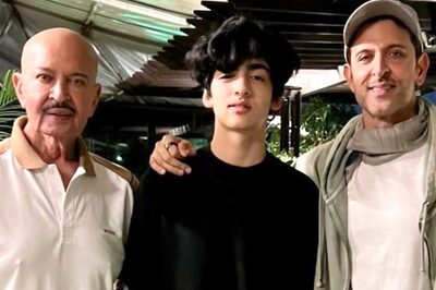 Hrithik Roshan Poses With Rakesh Roshan, Son Hrehaan, Fans Say 'We Want Them In Krrish 4'