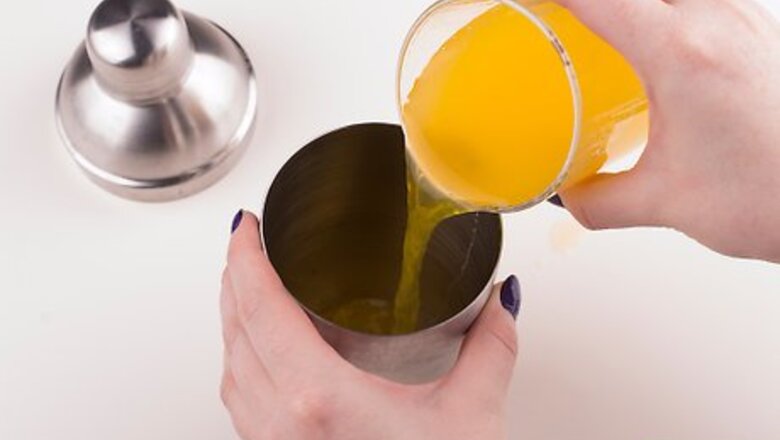 How to Make a Painkiller Cocktail