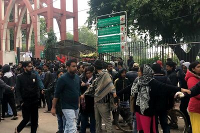 Ex-MLA, AISA and AAP Student Leaders Named in FIR After Violent Protest in Jamia Nagar