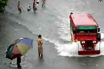 80 killed in Philippines typhoon, 700 missing