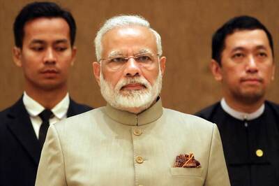 PM to Meet FM, Officials to Review Economic Situation Tomorrow