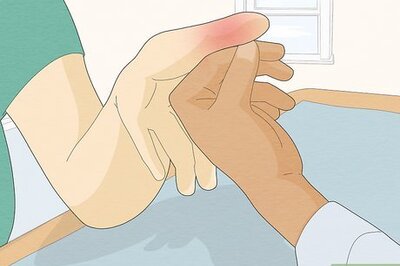 How to Wrap a Sprained Thumb