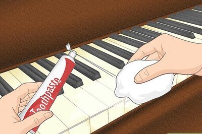 Easy Ways to Clean Yellow Piano Keys