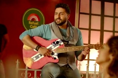 Watch: Abhishek Bachchan croon 'Qayamat Se Qayamat Tak's' iconic song 'Aye Mere Humsafar' in 'All Is Well'