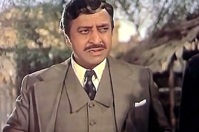 SRK, Priyanka Chopra take to Twitter to mourn Pran's death