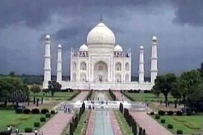 Bad host: Youth throws acid on Russian tourist in Taj city