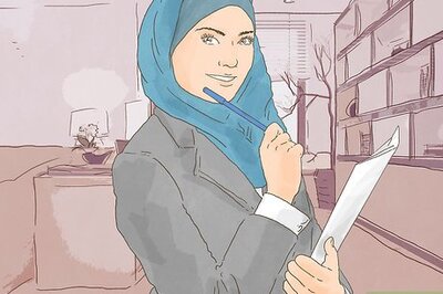 How to Attract and Keep Customers for a Small Business (Marketing)