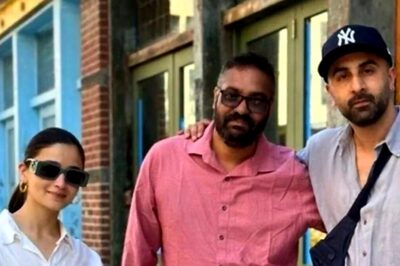 Ranbir Kapoor And Alia Bhatt Twin Is Pastel Colours As They Pose With A Fan In New York