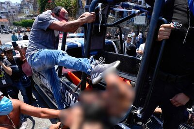 Mob In Mexico 'Stomps, Kicks And Pummels' Suspected Kidnapper To Death