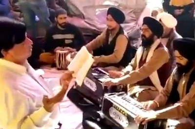 As Shaheen Bagh Stir Nears a Month, Hawan's Sacred Fire & Verses from Quran Fill Up Skyline with Thousands in Attendance