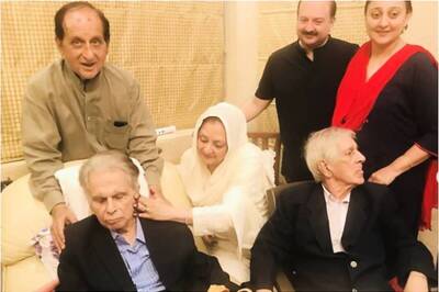 Dilip Kumar's Younger Brother Aslam Khan Passes Away, was Diagnosed with Covid-19