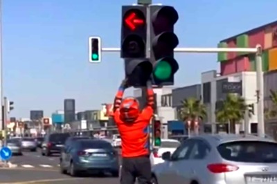 Dubai Delivery Man, Who Received Award For Fixing Traffic Light, Says 'I Was Worried'