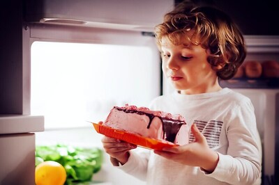 France Set To Ban Controversial Food Additive Used In Candies, Cake Icing and Chewing Gum