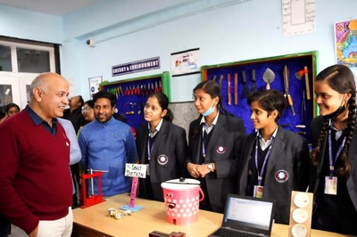 'I Love Manish Sisodia' Desks to be Set Up in Delhi Govt Schools? Here's What AAP Has To Say