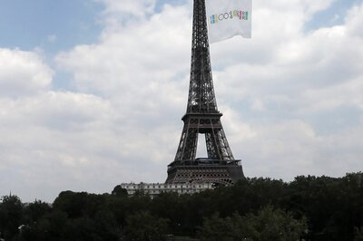 France to Shine Ukraine Flag Colours on Eiffel Tower in Show of Unity